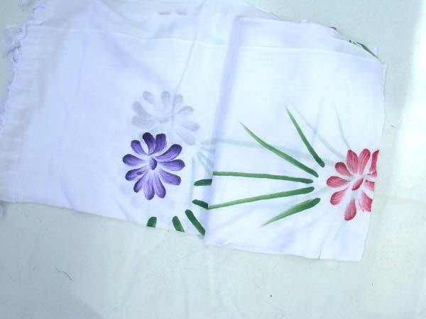 Quality apparel warehouse, Ladies stylish white sarong with colorful flower design