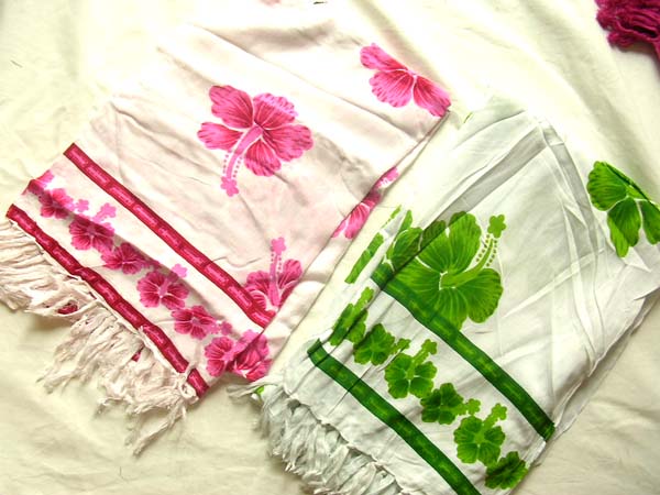 Resort clothing sypply, Hibiscus print on white bali bali sarong