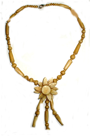 Jewelry wholesale online shop, wooden beaded necklace with flower pendant 