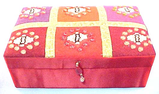 Wholesale costume jewelry box, reddish flat rectangular jewelry box with beaded pattern on top