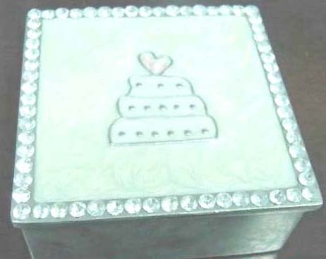 Cz jewelry accessory, multi cz around rectangular jewelry box with heart love birthday cake decor on top
