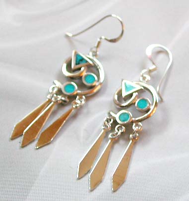 Wholesale great design jewelry, wholesale a sterling silver  earring with turquoise and swirl arrow pattern and 3 dangle at the bottom         
