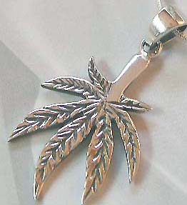 Wholesale Canadian jewelry, a sterling silver maple leaf