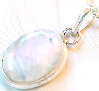 Cheap jewelry wholesale, an oval  shape moonstone pendant in sterling silver