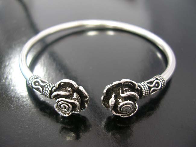 Flower designed gifts, 925. sterling silver accessories, rose crafted bracelet, unique artisan jewelry    